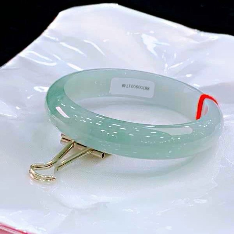Myanmar , Natural Ice Jadeite  - Lighting 评论和价格