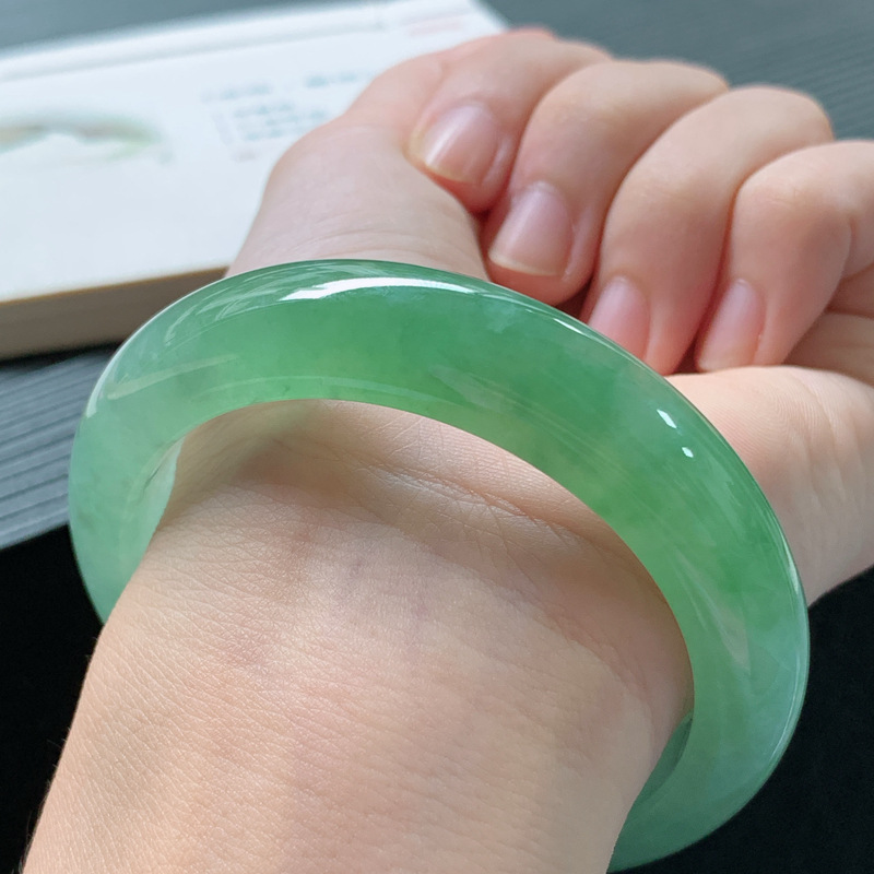 Jadeite bracelet, Burmese old  - Lighting 评论和价格